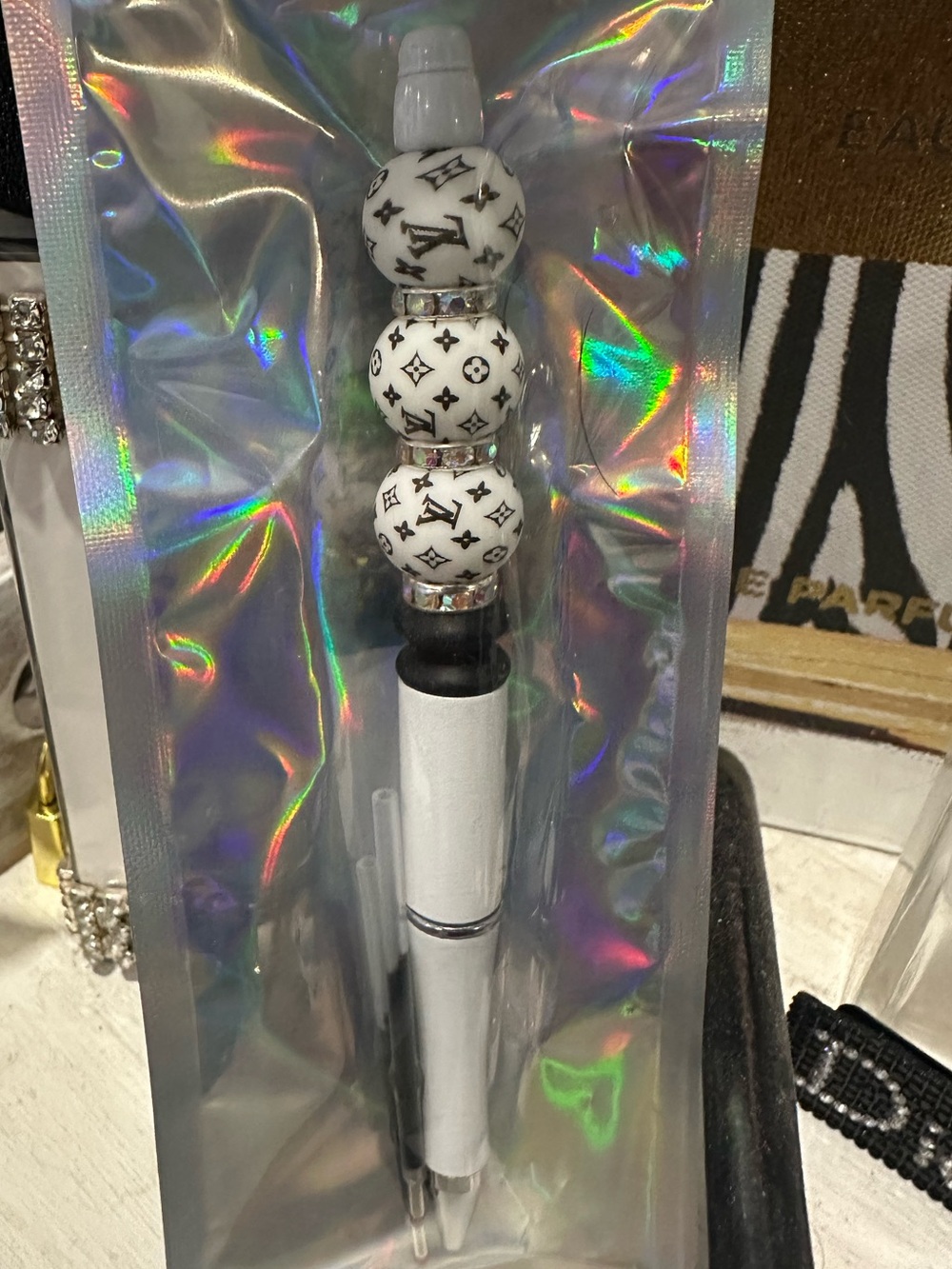 Black & White pen with free refill! New!